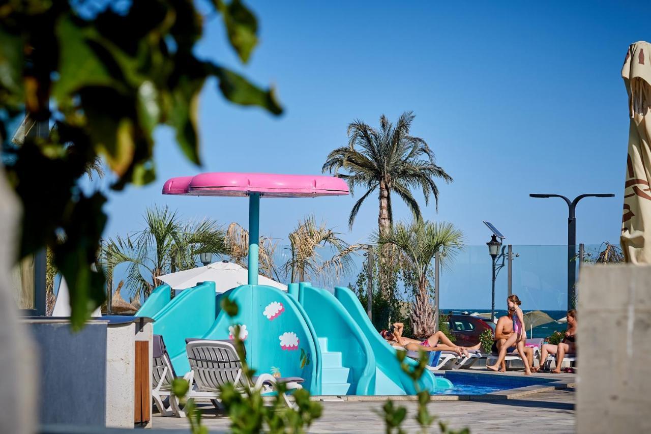 Rusty Sands Apt Spa N Pools Beach Resort Năvodari Exterior foto